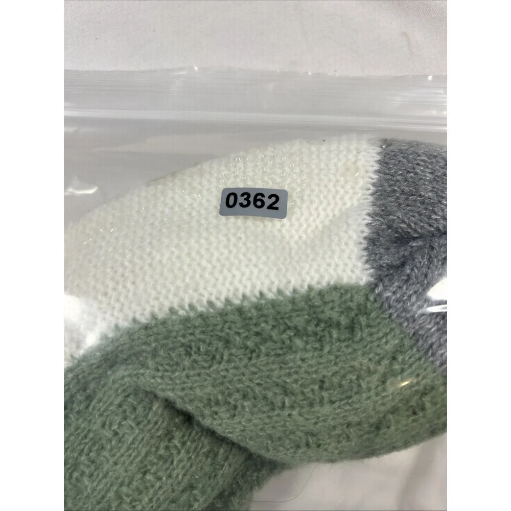 MUK LUKS Women's Grippy Sherpa  Slipper Socks Size Small Camping ⛺️